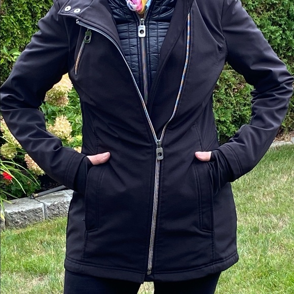 🌷Reitman’s Soft Shell Jacket black with silver trim - very versatile🌷 - Picture 4 of 14